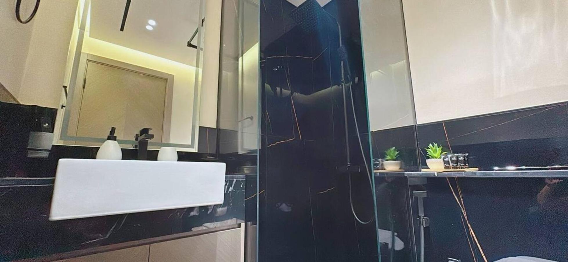 Premium 2br Burj Khalifa View Pool Access *